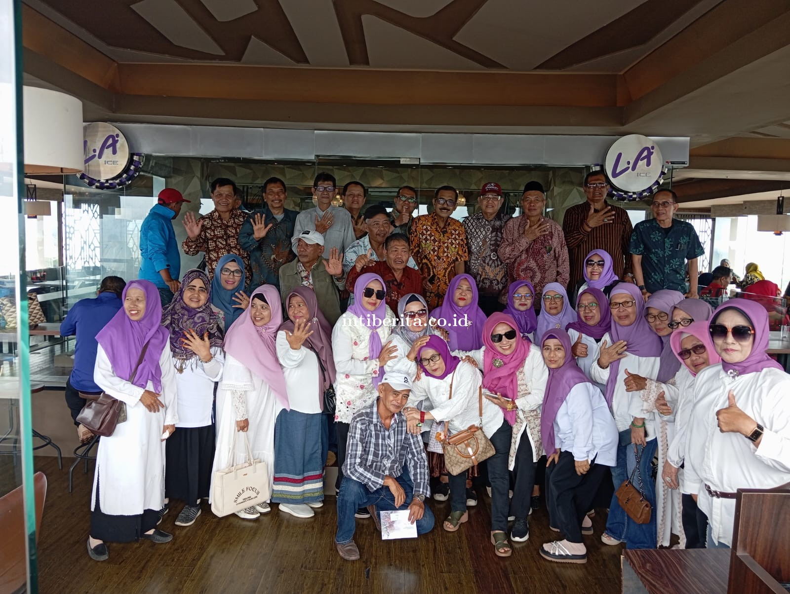 Swissbell Lantai 20 Jadi Ajang Konsolidasi Alumni SMA Negeri V Angkatan 1981